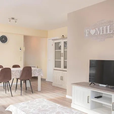 Magritte's Seadreams A0101 * De Panne